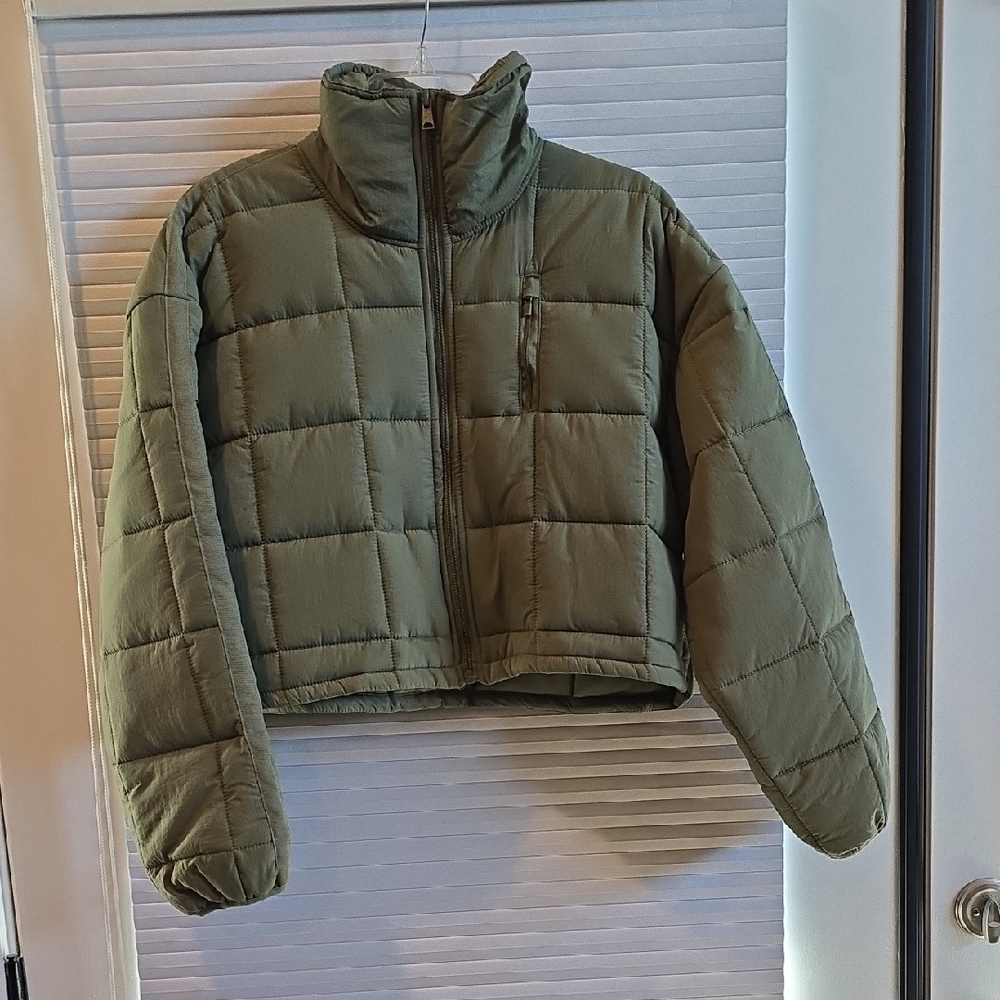 Love Tree Olive Green Cropped Puffer Jacket